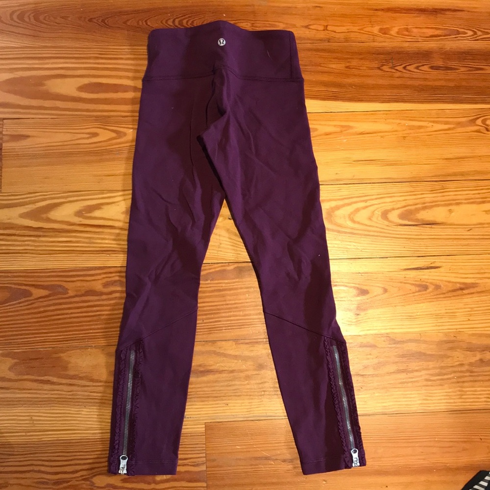 Lululemon leggings with zipper ruffle bottom
